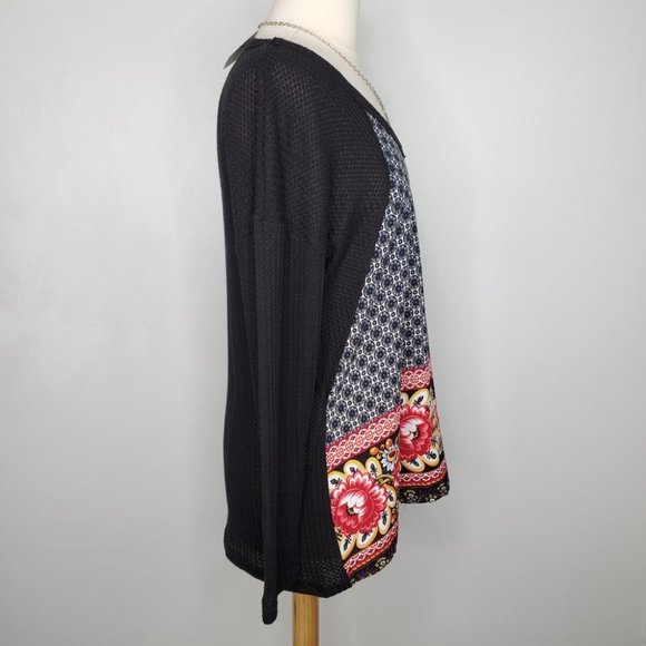 Weekend Suzanne Betro Black Red Abstract Floral Waffle Sleeve & Back Top NWT L - Picture 5 of 11